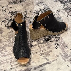 Maypol Black Wedge Espadrille Sandals like new